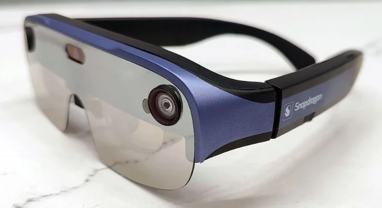 كوالكم تعلن عن نظارات Wireless AR Smart Viewer الواقع المعزز